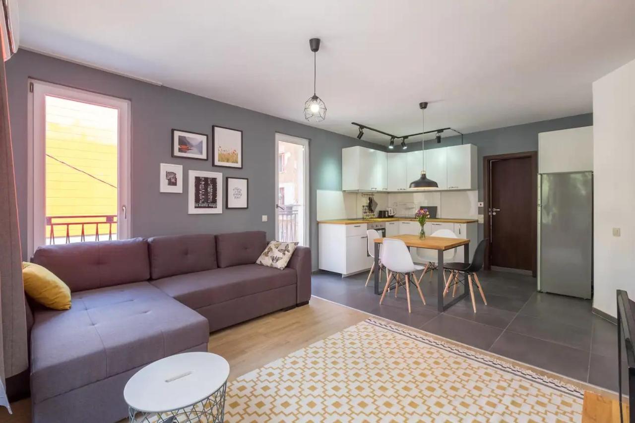 Industrial Look Centre + Free Parking דירה *